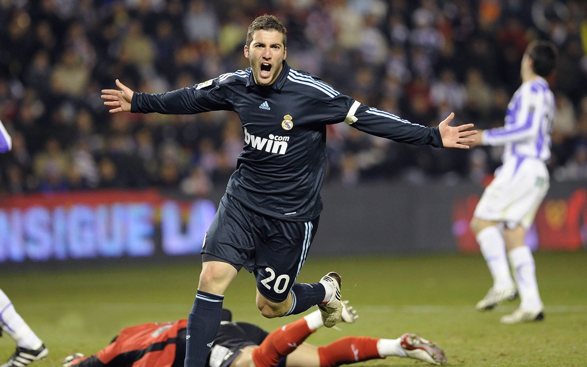 西甲联赛中场大将表现抢眼，西甲联赛中场大将表现抢眼的是谁